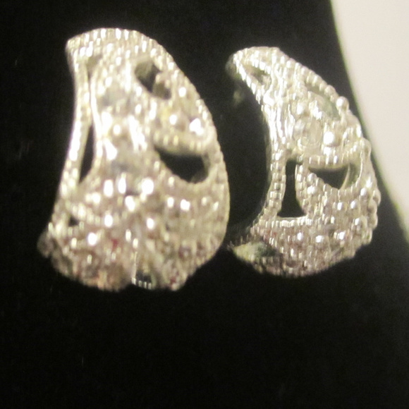 Rhinestone Silvertone Necklace Earrings Set EUC - Picture 5 of 7